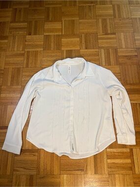 Layering Must Have White Button up Blouse with vertical pleats size XL